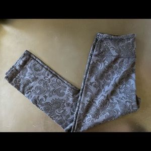 lululemon flower crops